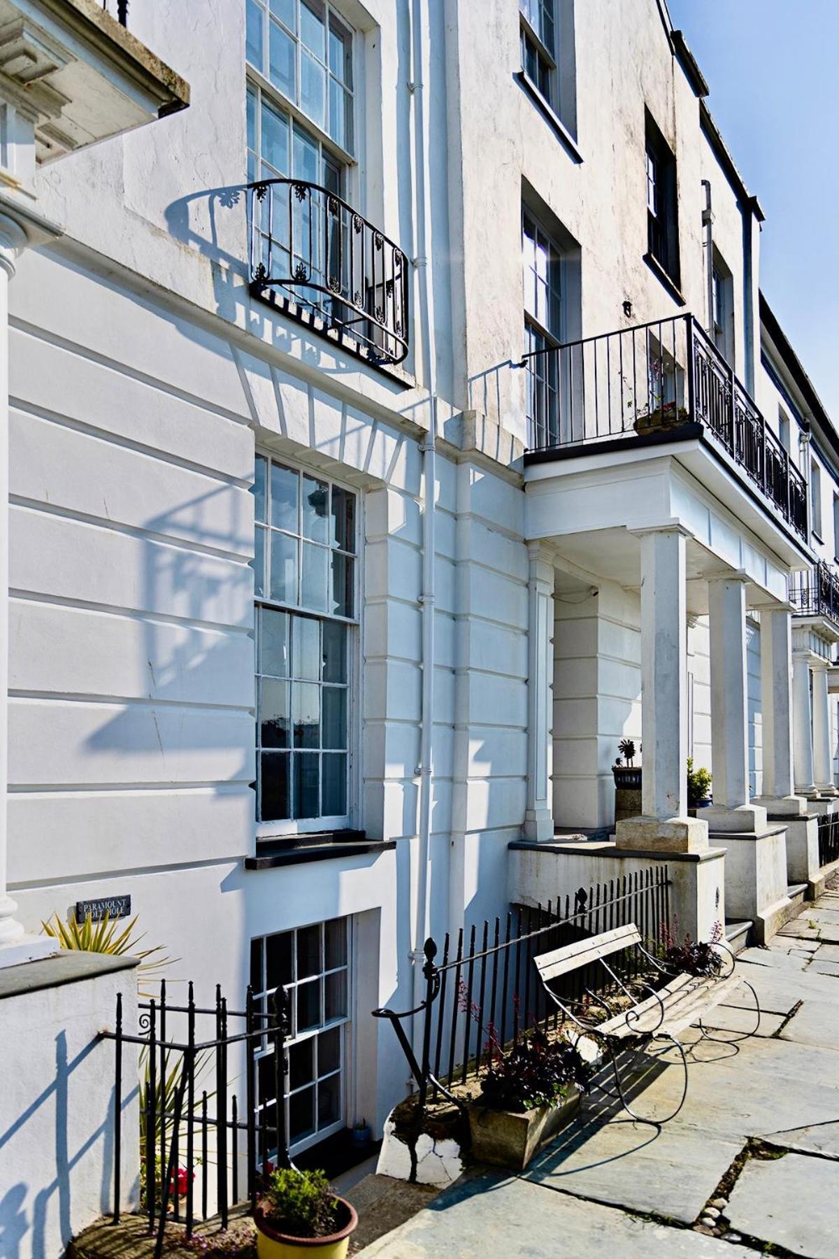 Paramount Apartments Ilfracombe, Arty Seaside Holiday Apartments Pokoj fotografie